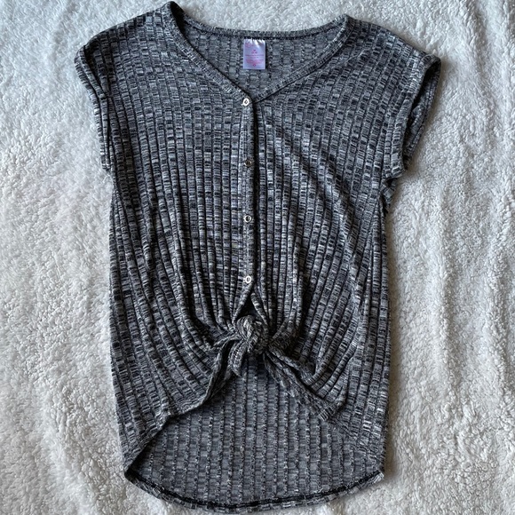 No Boundaries Tops - Gray Blouse